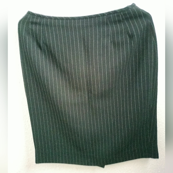 Women Dressing suit - Picture 2 of 3